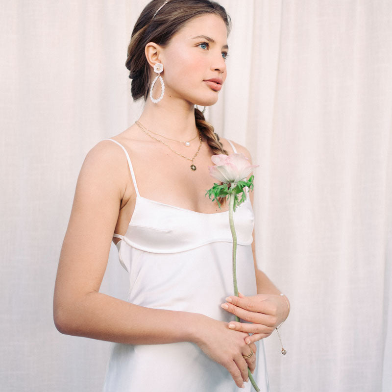 Boucles d'oreilles pendantes à fleurs - doré