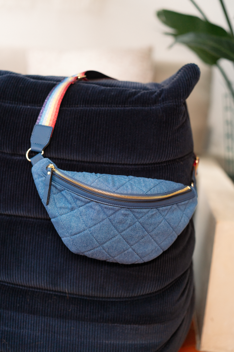 Sac banane en denim matelassé