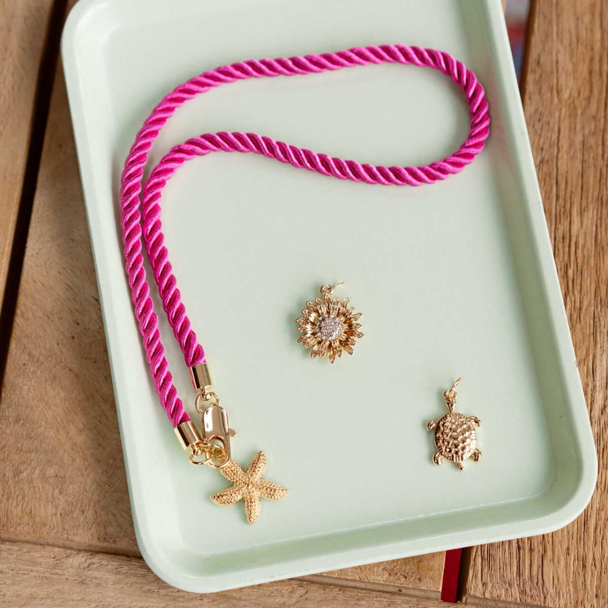 Set de 3 charms : marguerite, tortue, coquillage - Chains & Charms