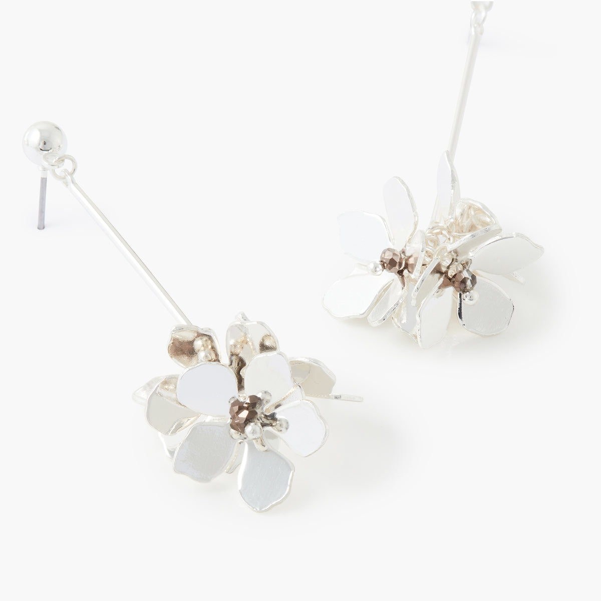 Boucles d'oreilles barre et fleurs